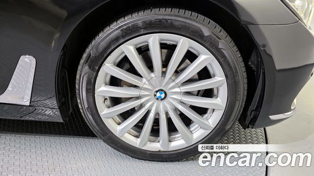 BMW 7 серия (G11) 2016