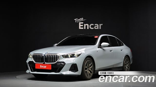 BMW 5 Series (G60) 2024