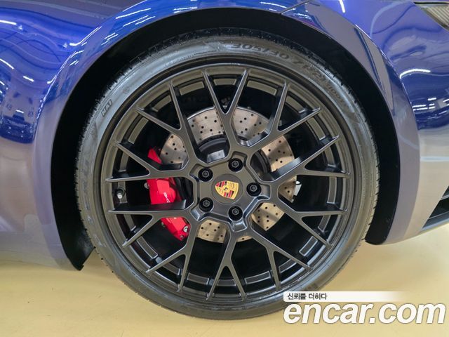 Porsche 911 (992) 2024