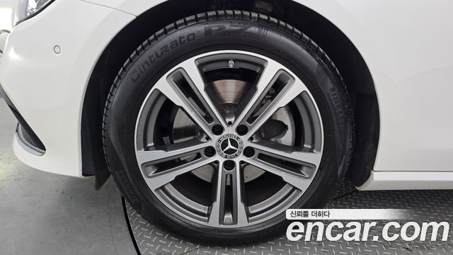 Mercedes-Benz E-Class W213 2023