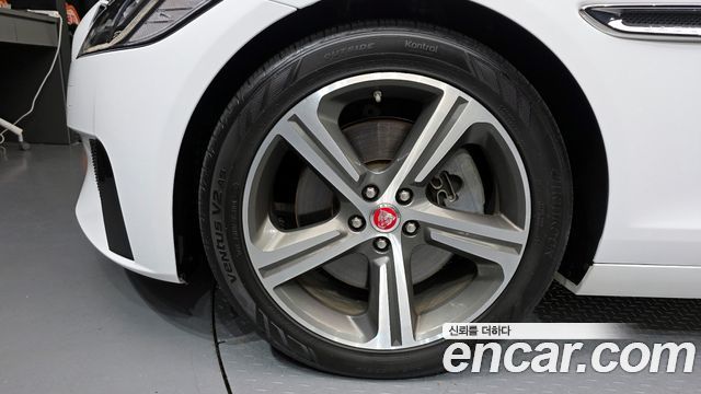 Jaguar ХФ (Х260) 2016