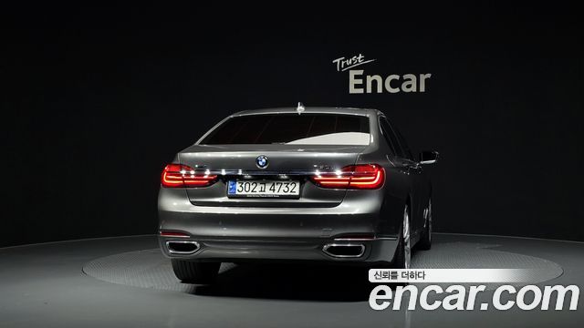 BMW 7 серия (G11) 2016