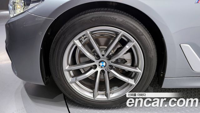 BMW 5 серия (G30) 2020