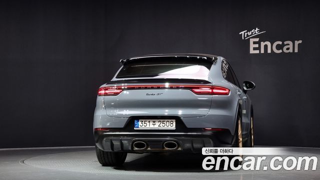 Porsche Кайенна (PO536) 2022