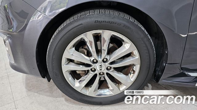 Kia Совершенно новый карнавал 2016