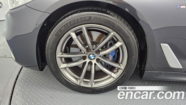 BMW 5 Series (G30) 2018