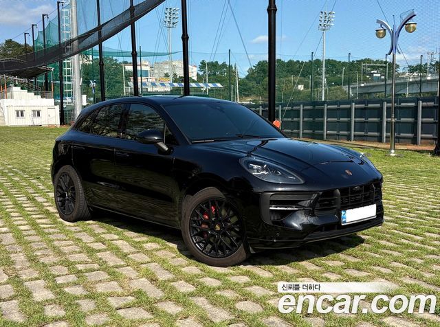 Porsche Макан 2020