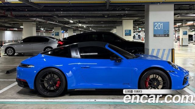 Porsche 911 (992) 2024