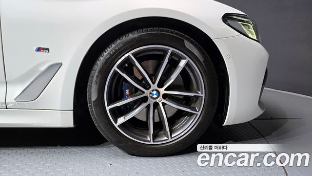 BMW 5 серия (G30) 2021