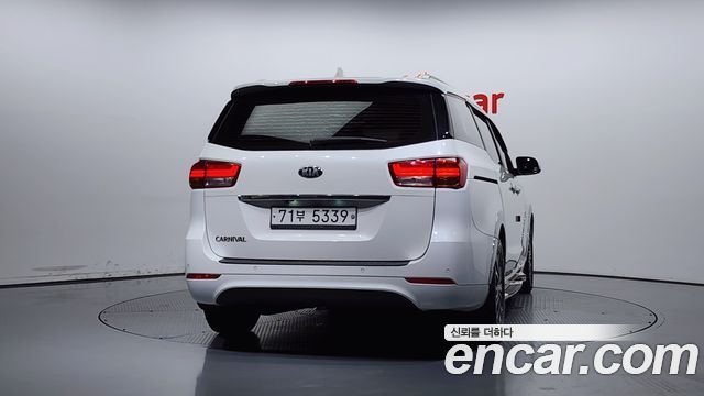 Kia Совершенно новый карнавал 2016