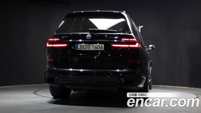 BMW Х7 (G07) 2024