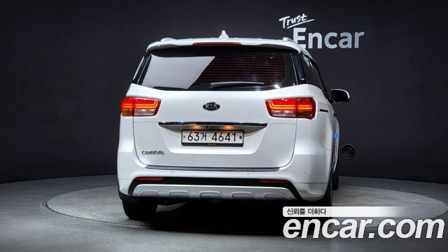 Kia Carnival 2016