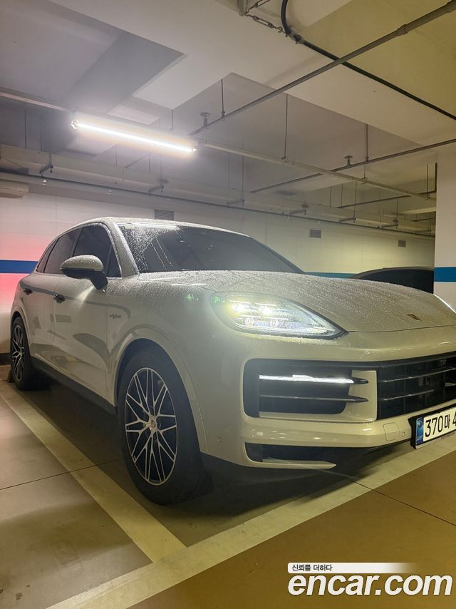 Porsche Кайенна (PO536) 2025
