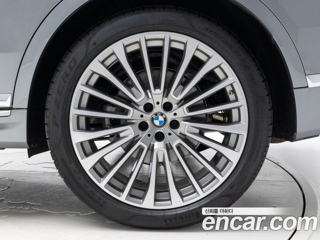 BMW X7 (G07) 2025