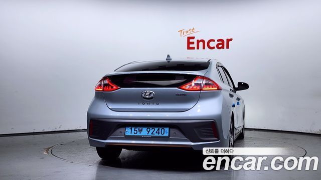 Hyundai ИОНИК Электрик 2018