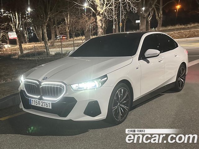 BMW 5 Series (G60) 2025