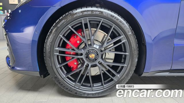 Porsche Panamera (972) 2025