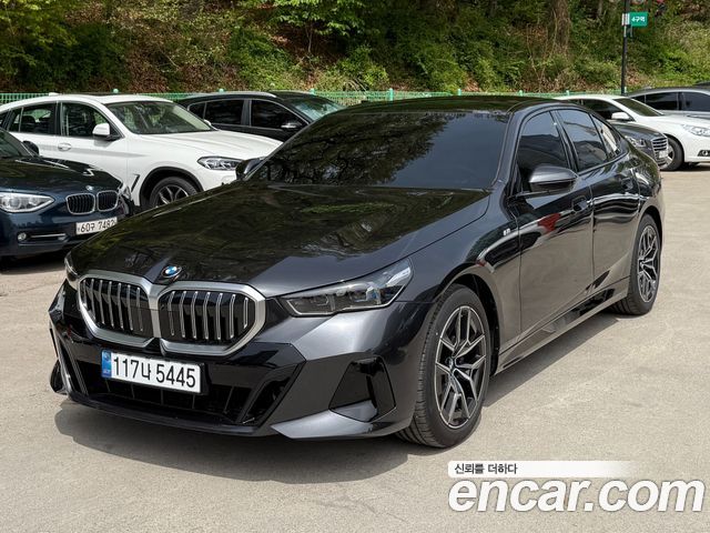 BMW 5 Series (G60) 2025