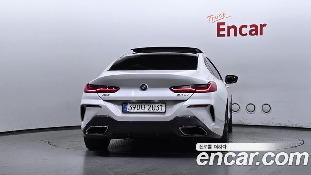 BMW 8 Series (G15) 2021
