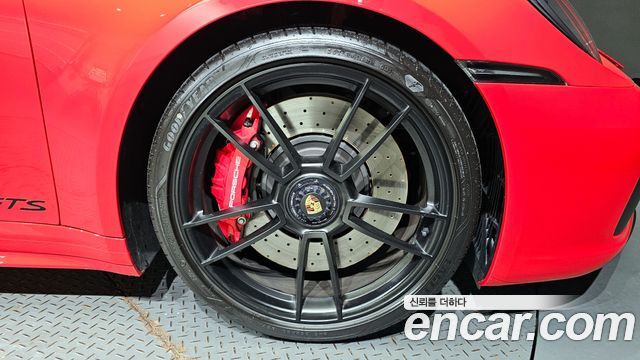 Porsche 911 (992) 2024