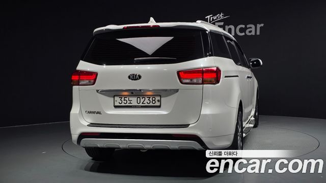 Kia Carnival 2016