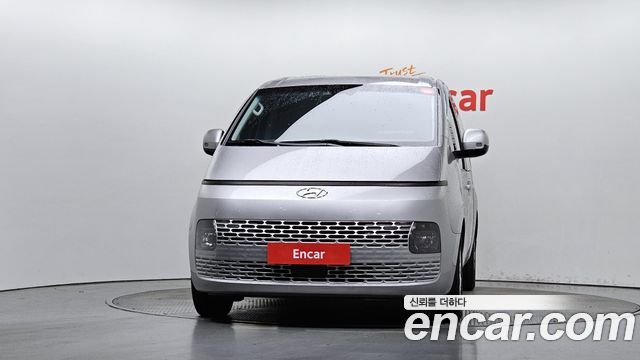 Hyundai Стария 2022
