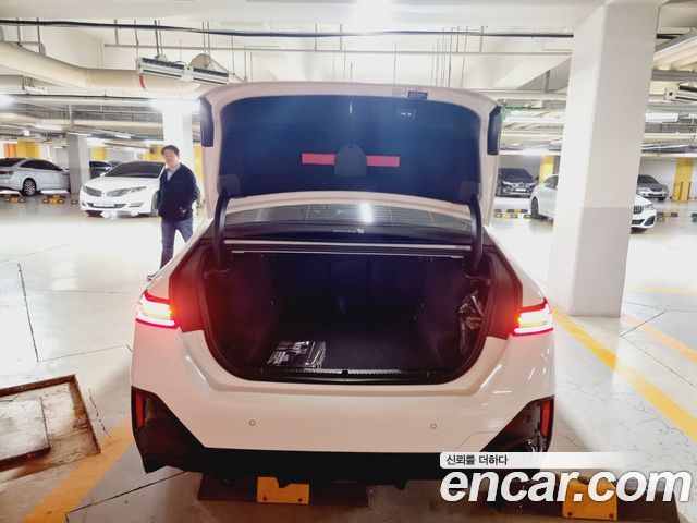 BMW 5 серия (G60) 2024