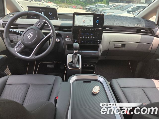 Hyundai Staria 2025