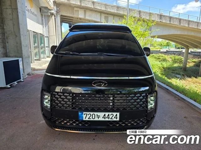 Hyundai Стария 2023