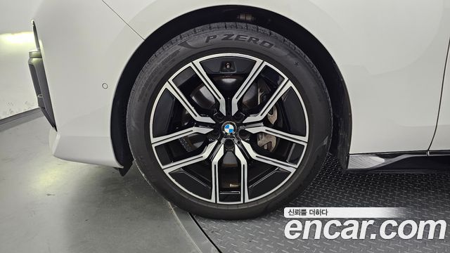 BMW 7 серия (G70) 2023