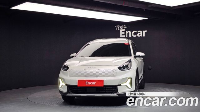 Kia Niro Plus 2023