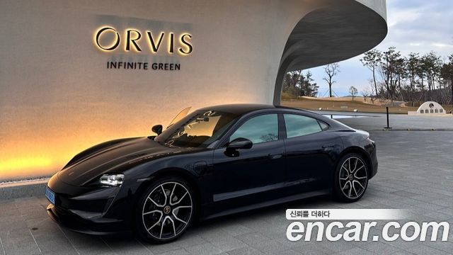 Porsche Тайкан 2024