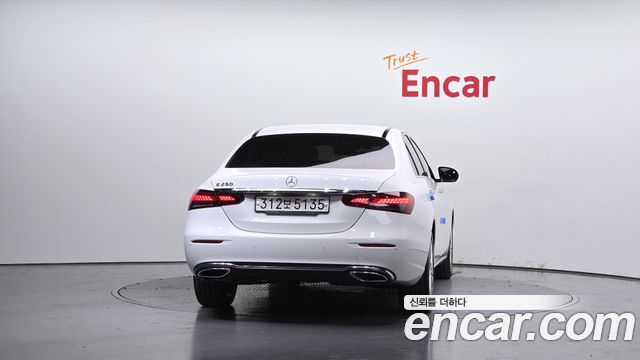 Mercedes-Benz Е-Класс W213 2023