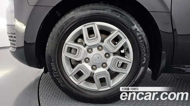 Hyundai Стария 2023