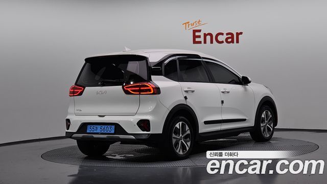 Kia Niro Plus 2023