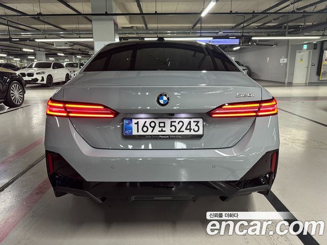 BMW 5 Series (G60) 2025