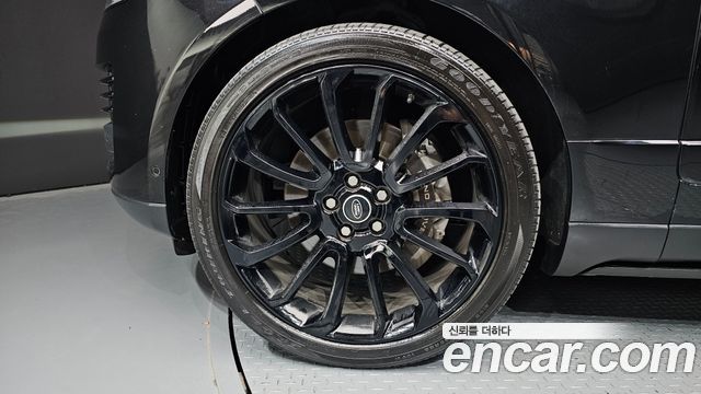 Land Rover Рендж Ровер 4 поколения. 2018