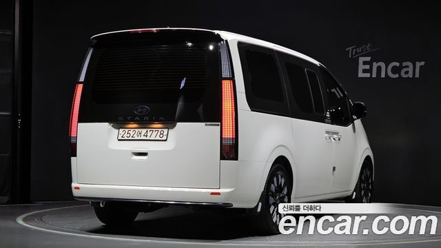 Hyundai Staria 2025