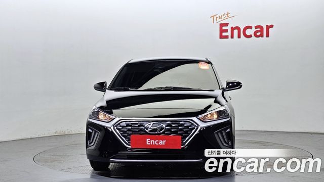 Hyundai Новый гибрид Ioniq 2020