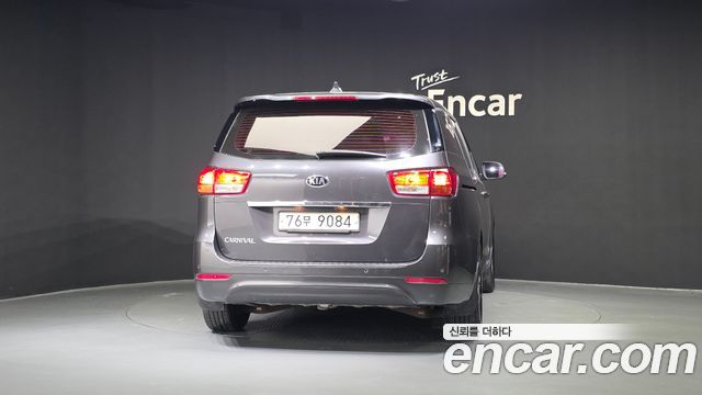 Kia Совершенно новый карнавал 2016