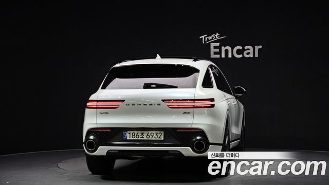 Genesis GV70 2024