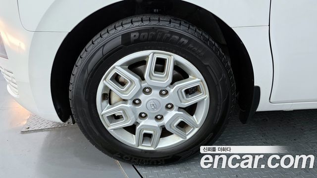 Hyundai Стария 2022