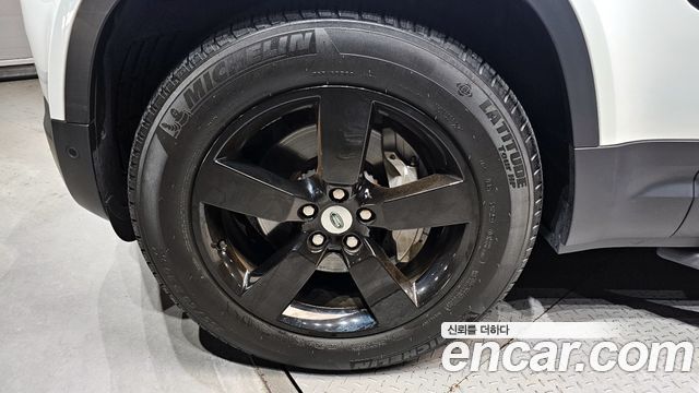 Land Rover Защитник (L663) 2023