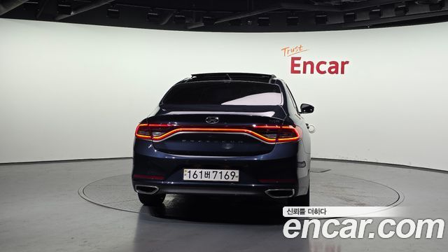 Hyundai Grandeur IG Hybrid 2018