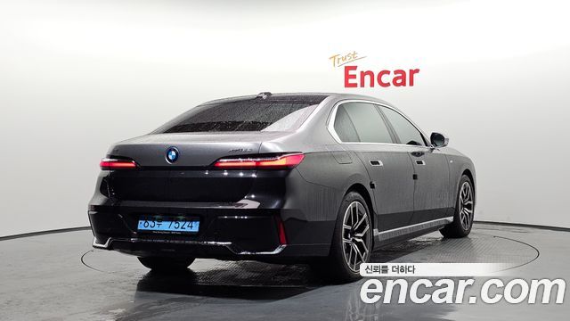 BMW i7 (G70) 2023