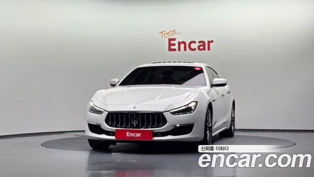 Maserati Гибли 2022