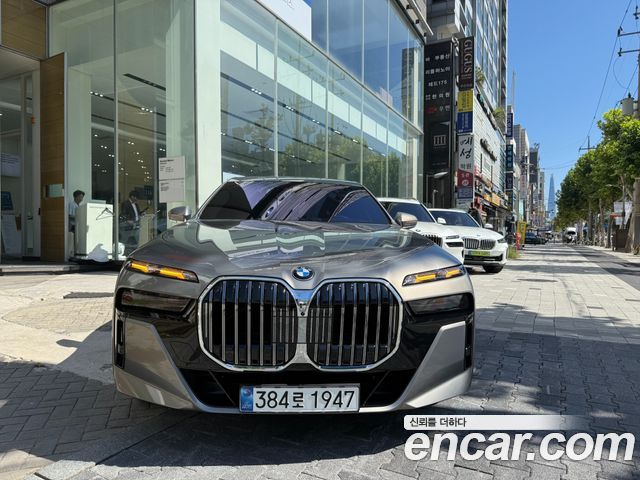 BMW 7 серия (G70) 2025