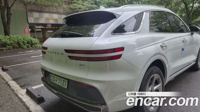 Genesis GV70 2025