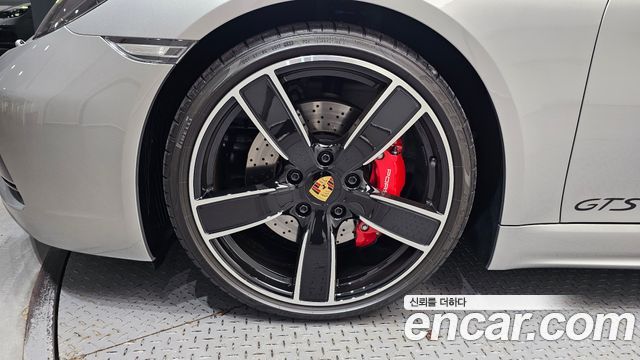 Porsche 718 бокстер 2023