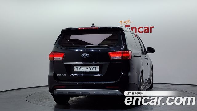 Kia Carnival 2016